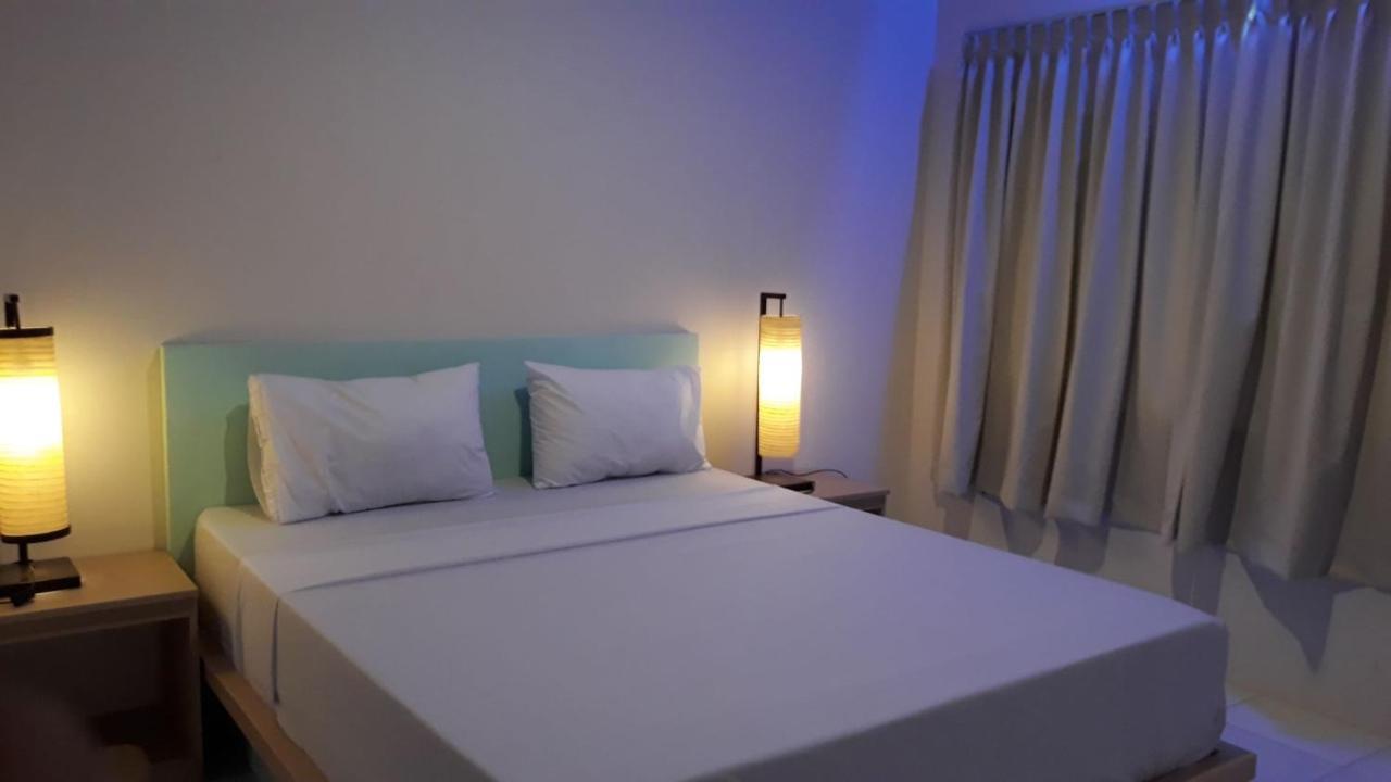 Bujang Lapuk Hostel セコトン エクステリア 写真