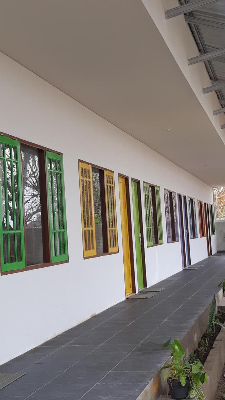 Bujang Lapuk Hostel セコトン エクステリア 写真