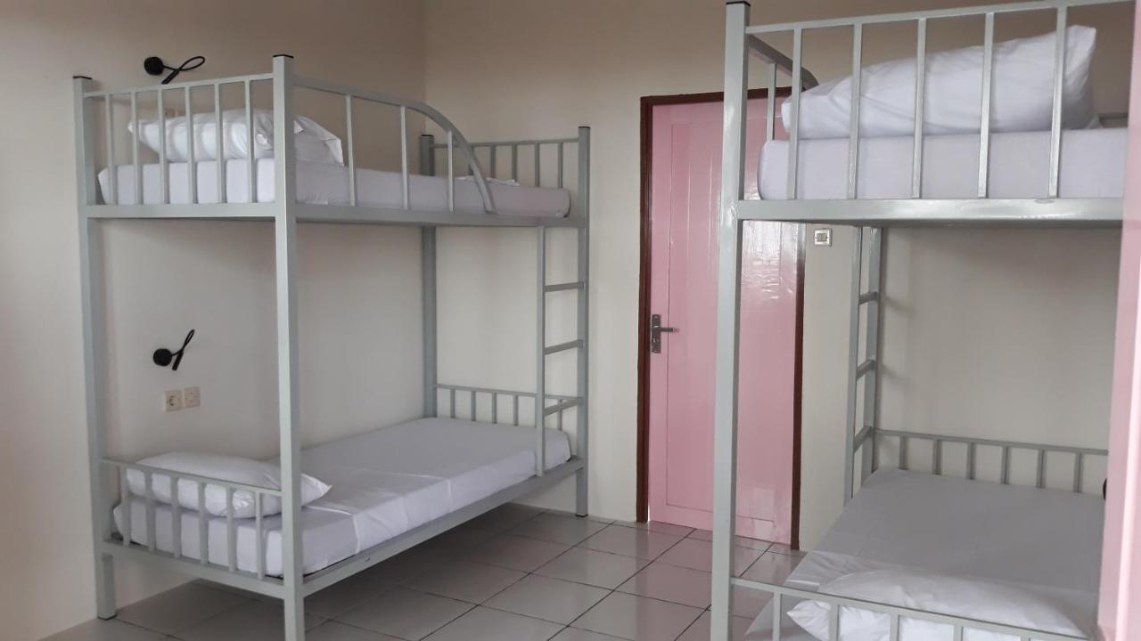 Bujang Lapuk Hostel セコトン エクステリア 写真